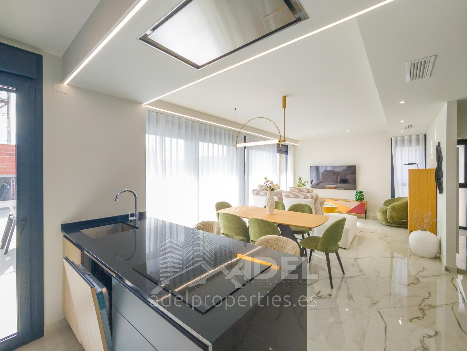 Detached two-storey villa in Ciudad Quesada: garden, pool, and solarium