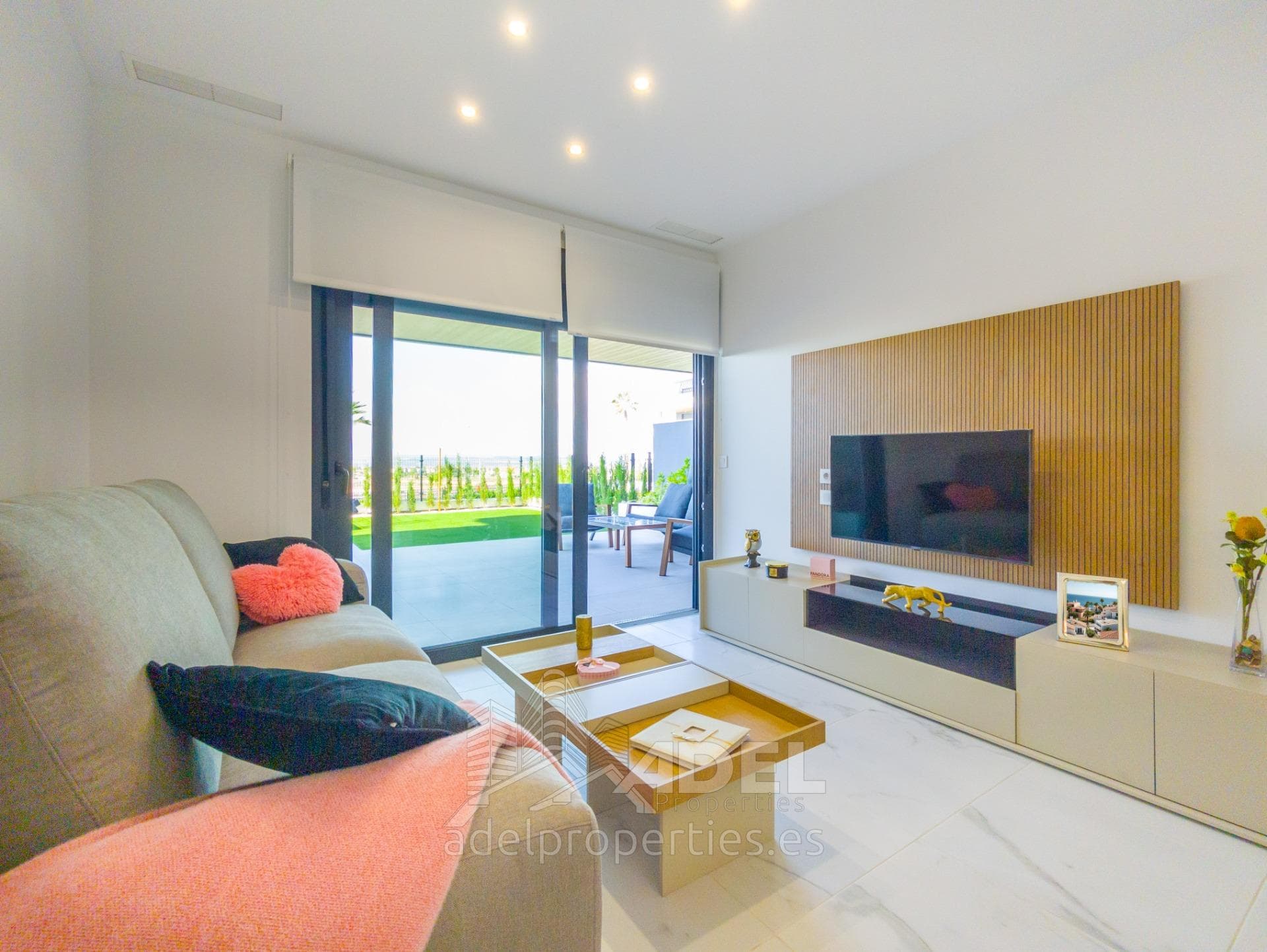 Modern apartment with garden in luxury complex