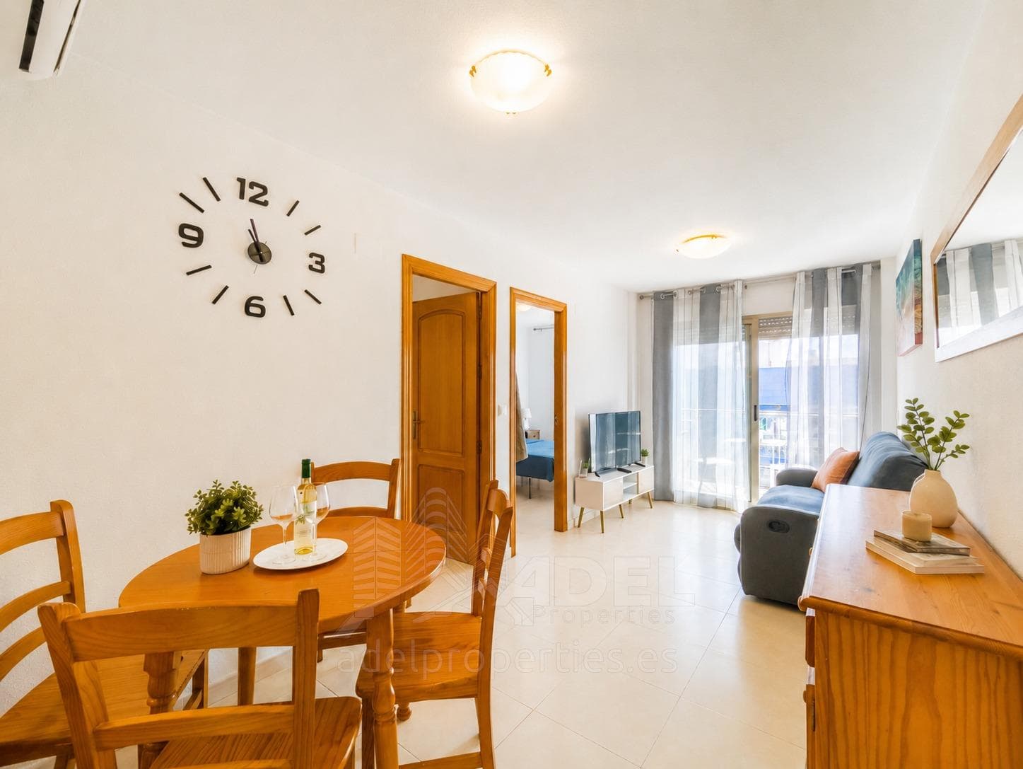 Penthouse on the beachfront, just 10 metres from Los Locos Beach.