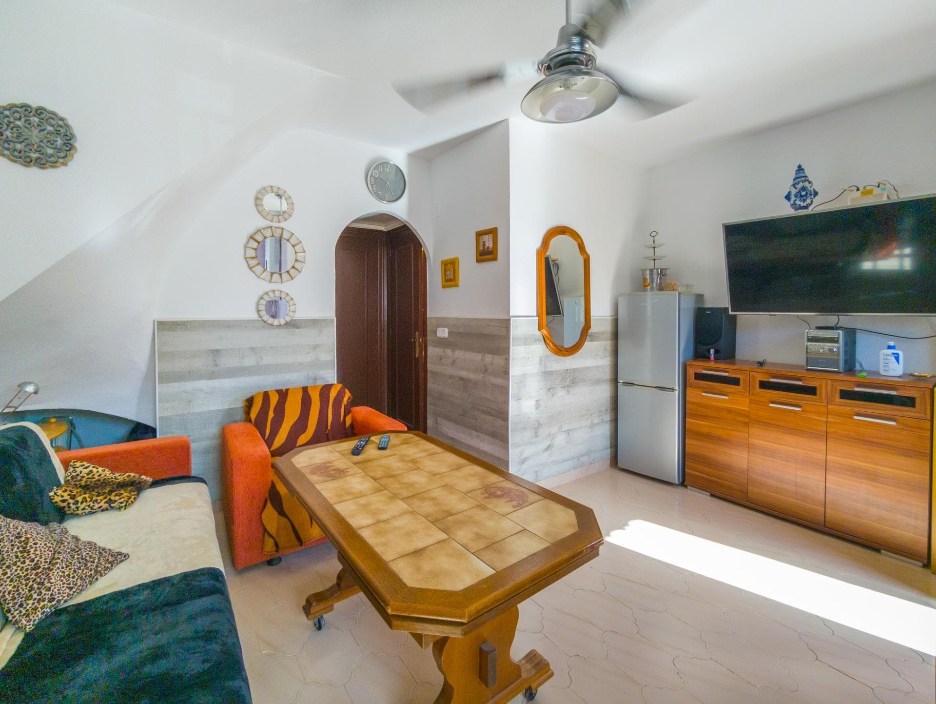 Top-floor bungalow in a gated residential complex with swimming pool, El Chaparral, Torrevieja