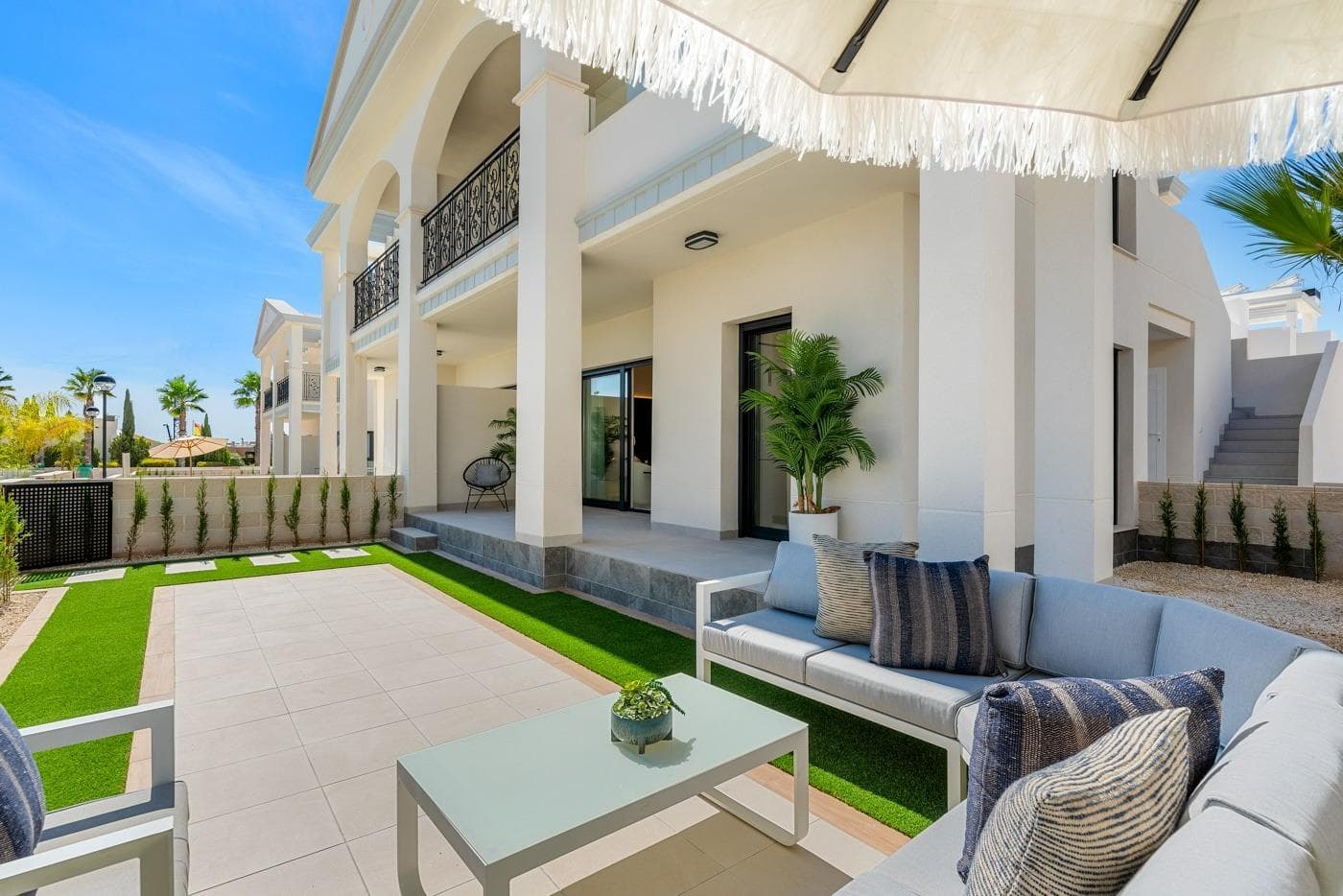 Penthouse with a bright solarium in an exclusive residential complex in Ciudad Quesada.