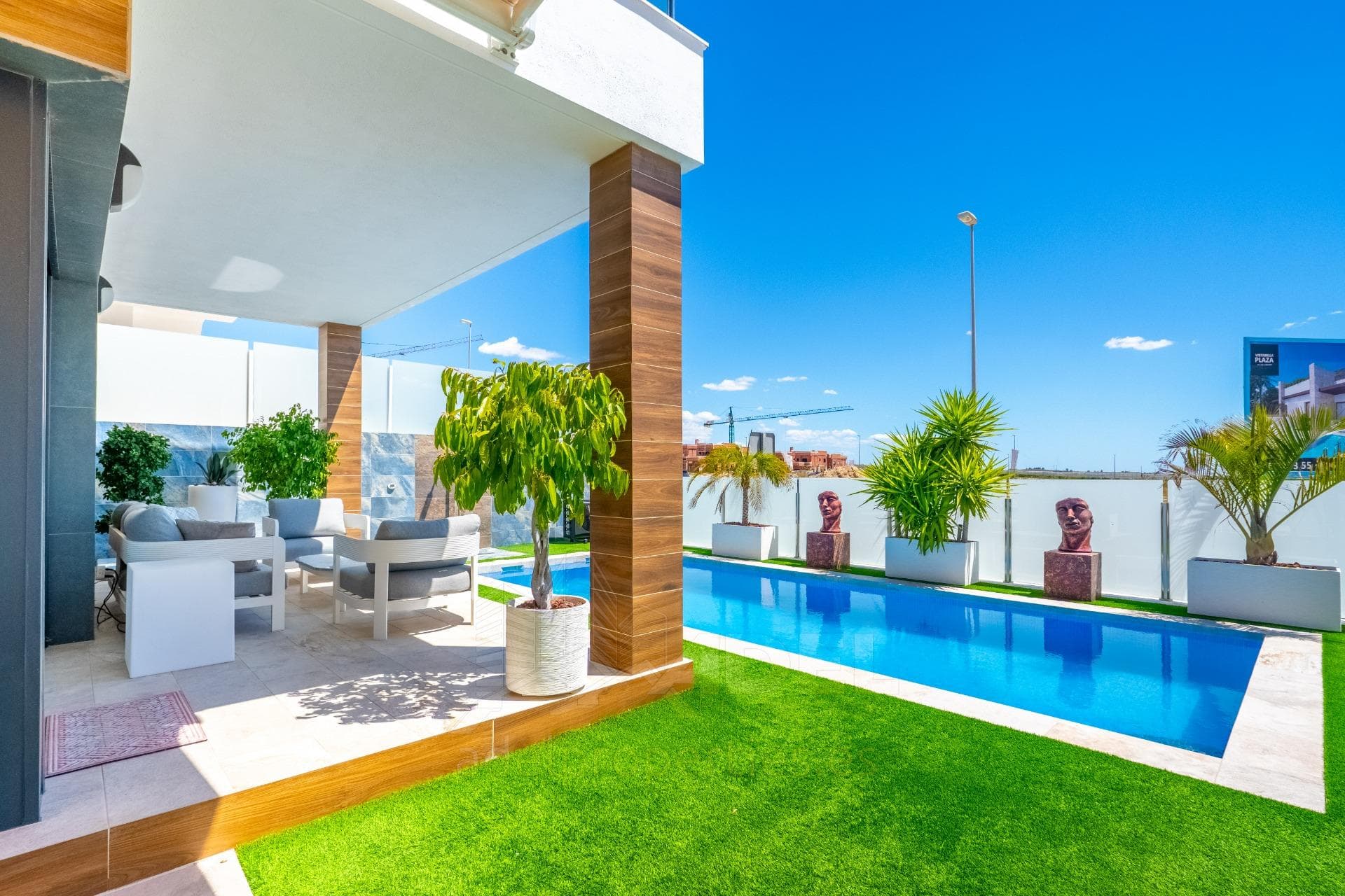 Villa with private pool and spectacular views of the sea and the lagoon. 2