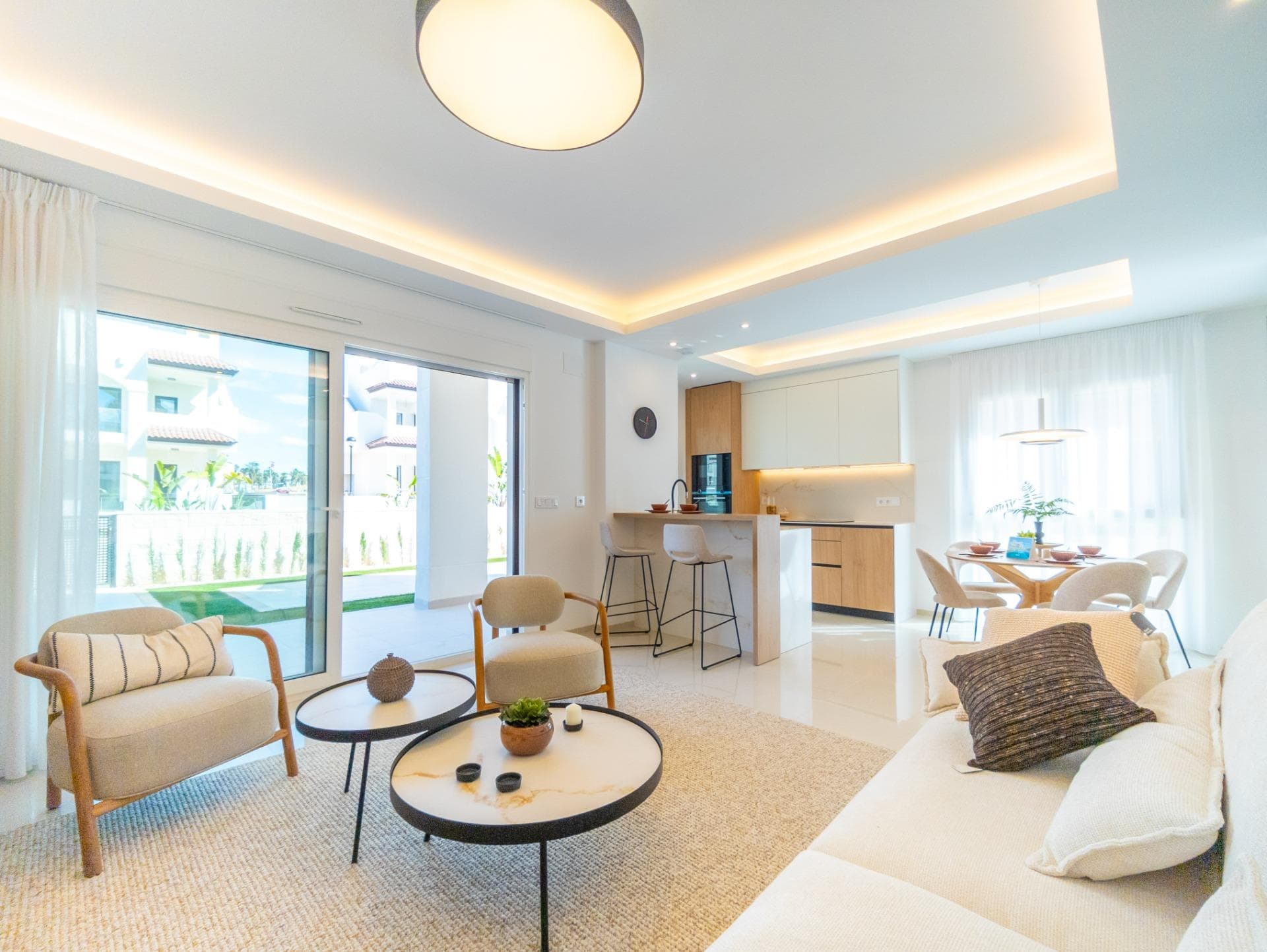 Penthouse with a bright solarium in an exclusive residential complex in Ciudad Quesada. 2